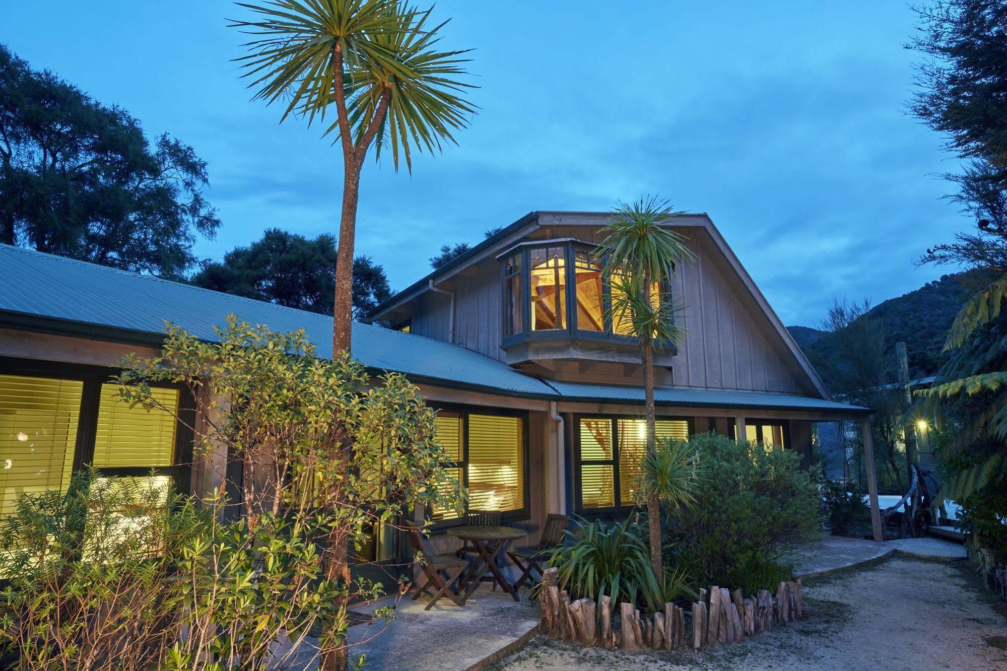Awaroa Lodge Exterior foto